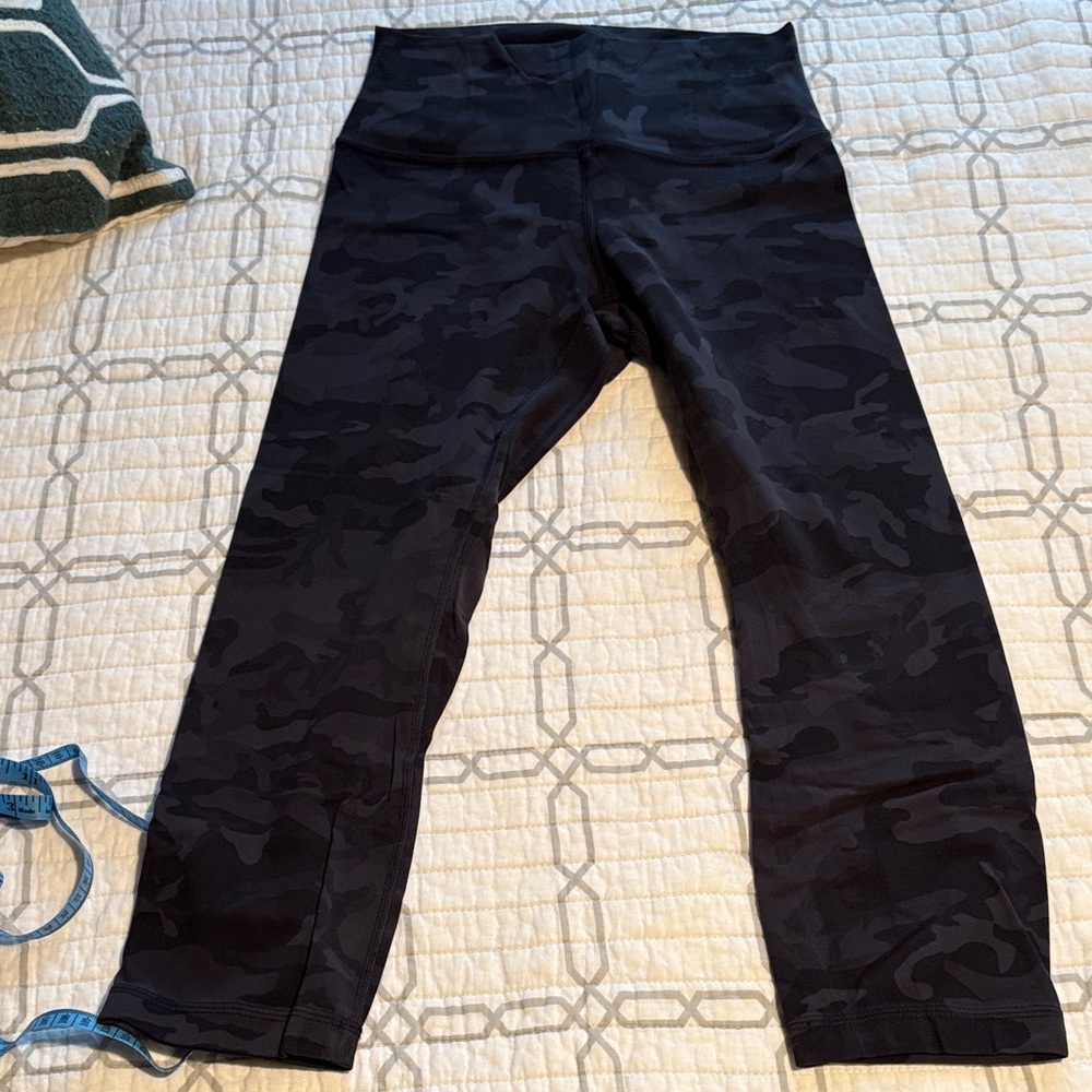 Align cropped Black Camouflage Leggings